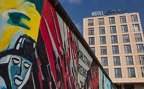 Schulz Hotel Berlin Wall At The East Side Gallery